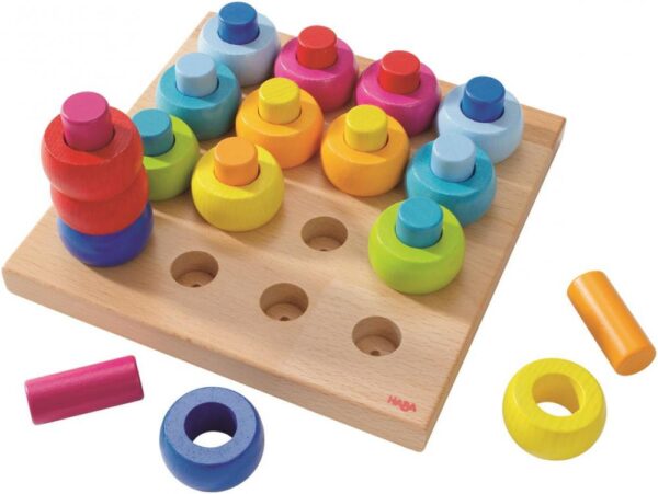 Drevená vkladačka a nastokávanie dúhové krúžky