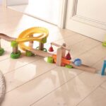 Kullerbu drevená guličková dráha so zvončekmi a dominom