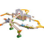 Guľôčková dráha kullerbü - vlaková stanica